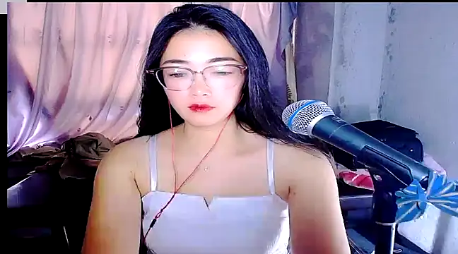 Snapshot of Floor_oo chatting on 02/03/25, 04:46 Floor oo online show from 02/03/25, 04:46