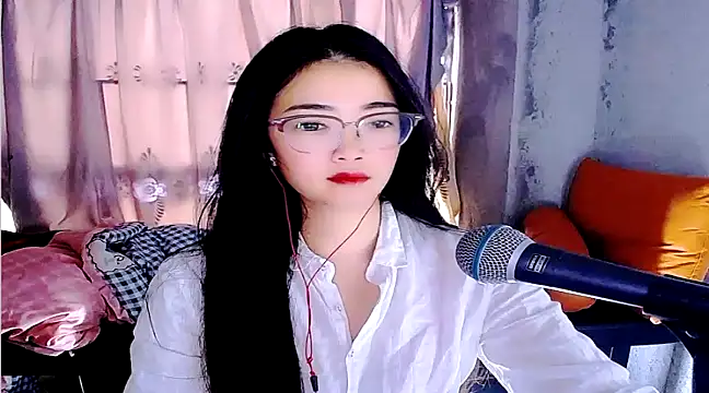 Snapshot of Floor_oo chatting on 02/21/25, 03:56 Floor oo online show from 02/21/25, 03:56