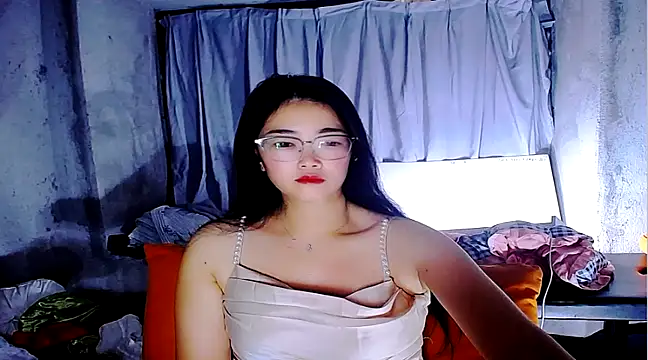 Snapshot of Floor_oo chatting on 03/13/25, 10:32 Floor oo online show from 03/13/25, 10:32