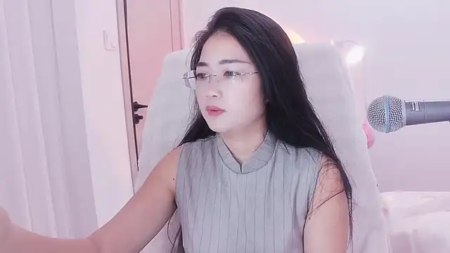 Snapshot of Floor_oo chatting on 09/11/25, 01:33 Floor oo online show from 09/11/25, 01:33