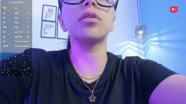 Snapshot of tiffani__love chatting on 02/14/25, 03:05 tiffani  love online show from 02/14/25, 03:05