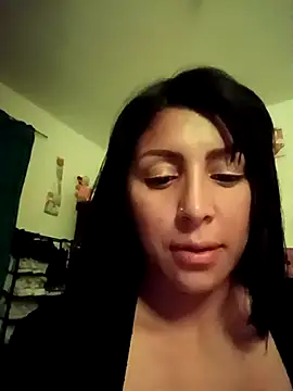 Snapshot of tiffani__love chatting on 10/17/25, 01:31 tiffani  love online show from 10/17/25, 01:31