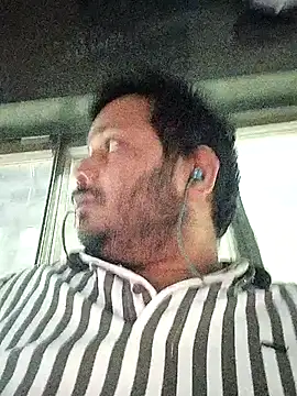 Snapshot of DeepakXxxR86 chatting on 12/14/25, 08:13 DeepakXxxR86 online show from 12/14/25, 08:13