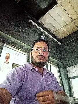 Snapshot of DeepakXxxR86 chatting on 12/16/25, 08:58 DeepakXxxR86 online show from 12/16/25, 08:58