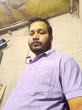 Snapshot of DeepakXxxR86 chatting on 12/20/25, 01:07 DeepakXxxR86 online show from 12/20/25, 01:07