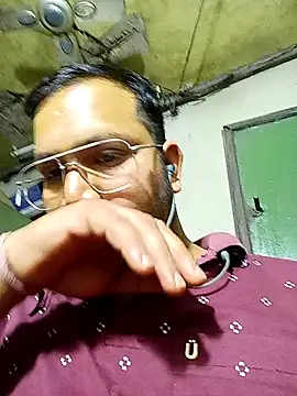 Snapshot of DeepakXxxR86 chatting on 02/01/26, 02:37 DeepakXxxR86 online show from 02/01/26, 02:37