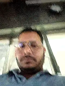 Snapshot of DeepakXxxR86 chatting on 02/13/26, 07:43 DeepakXxxR86 online show from 02/13/26, 07:43