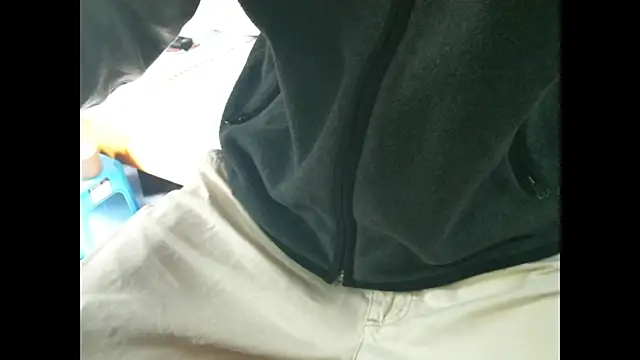 triangle0623 online show from 12/16/25, 03:44