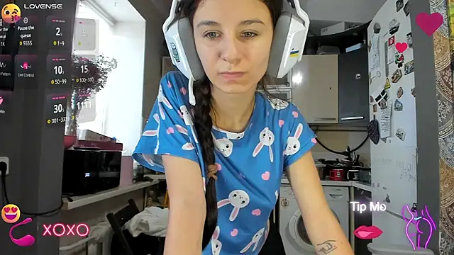  Nika Kik online show from 10/31/25, 12:17