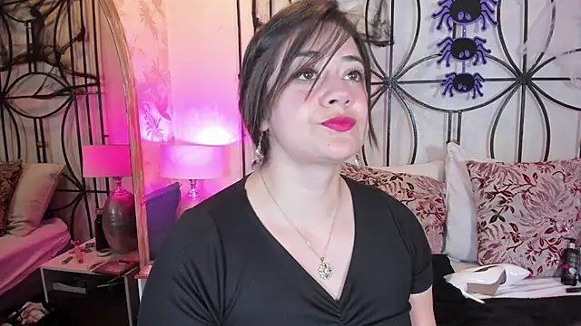 nahomi sweett online show from 10/21/25, 11:00