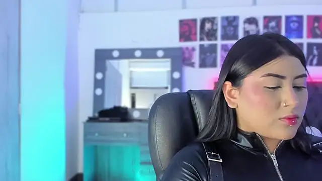 Snapshot of Tellme_Alexa chatting on 01/19/25, 08:09 Tellme Alexa online show from 01/19/25, 08:09