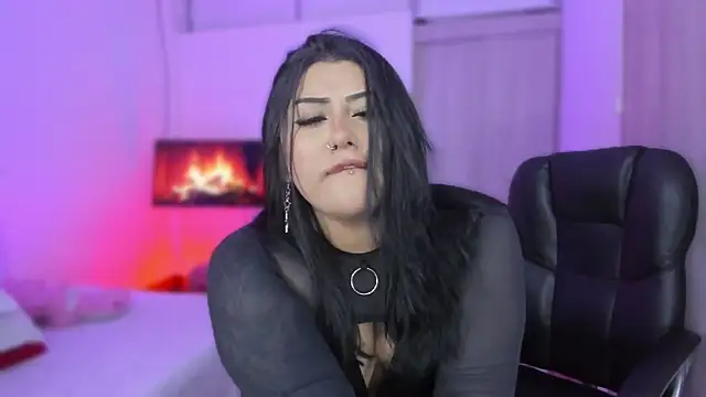 Snapshot of Tellme_Alexa chatting on 03/21/25, 04:17 Tellme Alexa online show from 03/21/25, 04:17