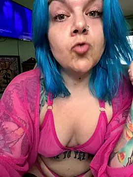 Snapshot of CherryBombBomb chatting on 01/07/26, 12:02 CherryBombBomb online show from 01/07/26, 12:02