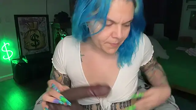 Snapshot of CherryBombBomb chatting on 02/06/26, 06:40 CherryBombBomb online show from 02/06/26, 06:40