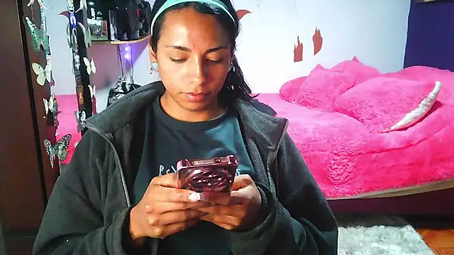 Snapshot of arlette_sweet01 chatting on 03/25/26, 03:23 arlette sweet01 online show from 03/25/26, 03:23