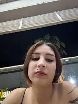 Snapshot of Mon_Cherry chatting on 02/12/26, 01:33 Mon Cherry online show from 02/12/26, 01:33