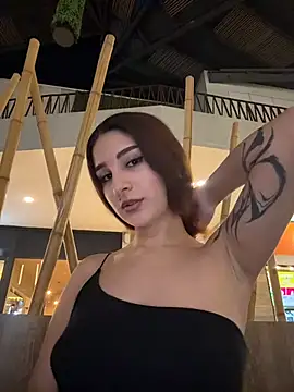 Snapshot of Mon_Cherry chatting on 02/13/26, 01:23 Mon Cherry online show from 02/13/26, 01:23