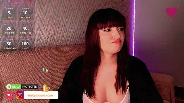 Snapshot of emilymoore__ chatting on 12/12/24, 12:59 emilymoore online show from 12/12/24, 12:59