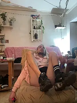 Snapshot of EnricoGio chatting on 01/19/26, 12:58 EnricoGio online show from 01/19/26, 12:58