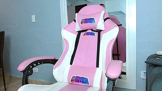 Snapshot of rousebonnett chatting on 12/09/24, 06:57 rousebonnett online show from 12/09/24, 06:57