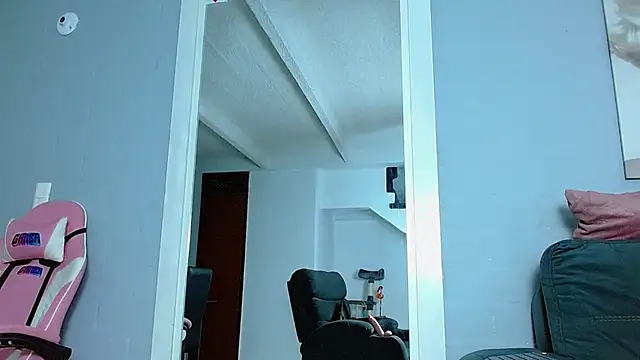 Snapshot of rousebonnett chatting on 12/13/24, 10:02 rousebonnett online show from 12/13/24, 10:02