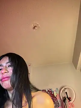 Snapshot of CieloTaylor chatting on 03/11/25, 01:05 CieloTaylor online show from 03/11/25, 01:05