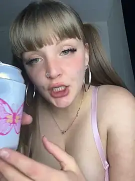 Snapshot of Lalalust69 chatting on 01/31/25, 10:42 Lalalust69 online show from 01/31/25, 10:42