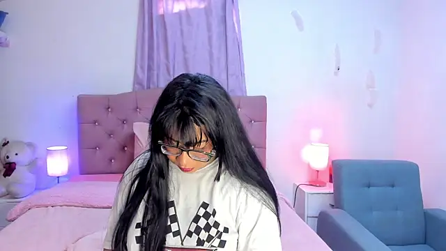 Latinabombsheell online show from 12/15/25, 01:37