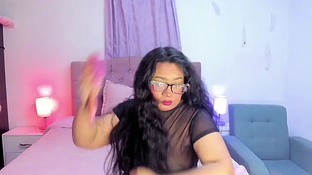 Snapshot of Latinabombsheell chatting on 01/07/26, 04:15 Latinabombsheell online show from 01/07/26, 04:15