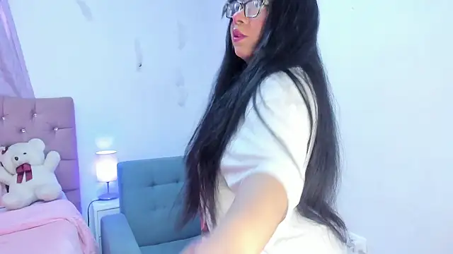 Snapshot of Latinabombsheell chatting on 01/08/26, 02:08 Latinabombsheell online show from 01/08/26, 02:08