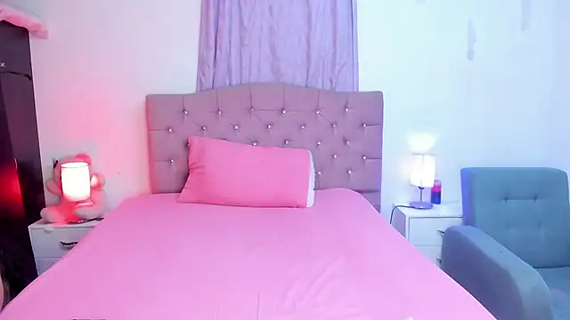 Snapshot of Latinabombsheell chatting on 02/08/26, 06:50 Latinabombsheell online show from 02/08/26, 06:50