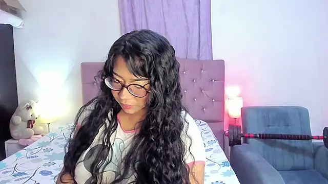Latinabombsheell online show from 06/29/26, 05:35