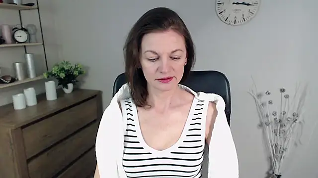 VivianWILD online show from 01/17/25, 06:47