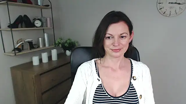 VivianWILD online show from 01/30/25, 09:57