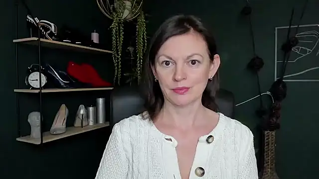 VivianWILD online show from 03/21/25, 06:49