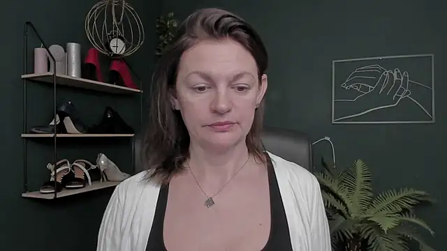 VivianWILD online show from 11/14/25, 08:13