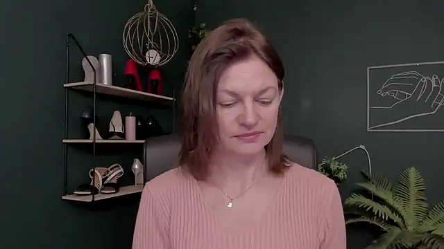 VivianWILD online show from 12/02/25, 06:41