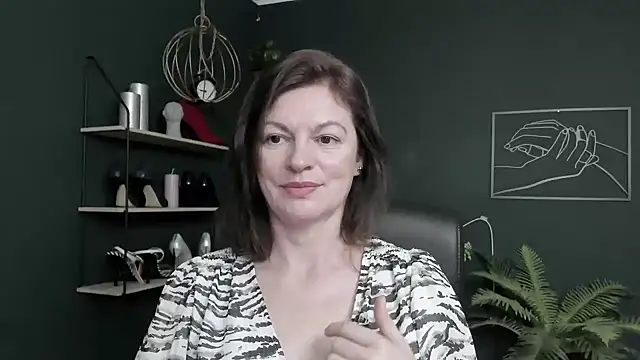 VivianWILD online show from 06/18/26, 06:35