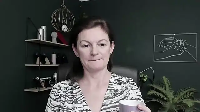 VivianWILD online show from 06/18/26, 09:14