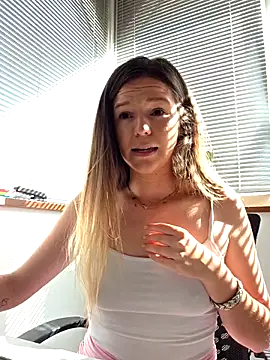 lucie mehott online show from 04/30/26, 08:20