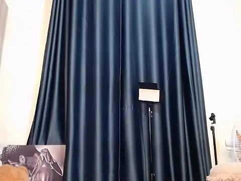 Snapshot of TeenieReeny chatting on 03/12/26, 08:15 TeenieReeny online show from 03/12/26, 08:15