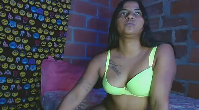 Snapshot of Giselabrunette25 chatting on 12/22/24, 03:44 Giselabrunette25 online show from 12/22/24, 03:44