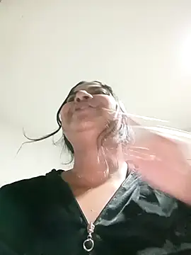 Snapshot of Giselabrunette25 chatting on 09/19/25, 12:23 Giselabrunette25 online show from 09/19/25, 12:23