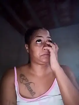 Snapshot of Giselabrunette25 chatting on 09/24/25, 10:40 Giselabrunette25 online show from 09/24/25, 10:40