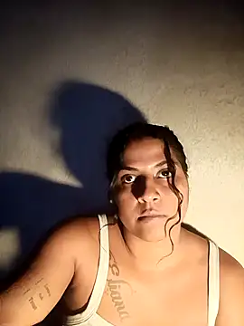 Snapshot of Giselabrunette25 chatting on 10/16/25, 10:27 Giselabrunette25 online show from 10/16/25, 10:27