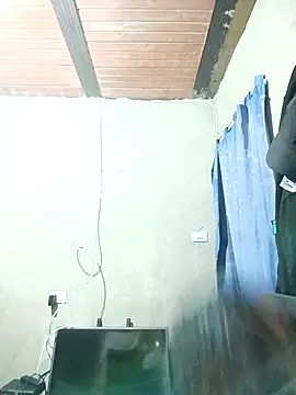 Snapshot of Giselabrunette25 chatting on 10/23/25, 05:40 Giselabrunette25 online show from 10/23/25, 05:40