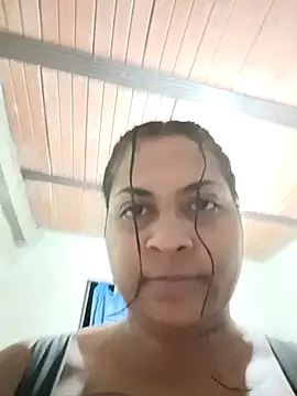 Snapshot of Giselabrunette25 chatting on 10/28/25, 10:08 Giselabrunette25 online show from 10/28/25, 10:08