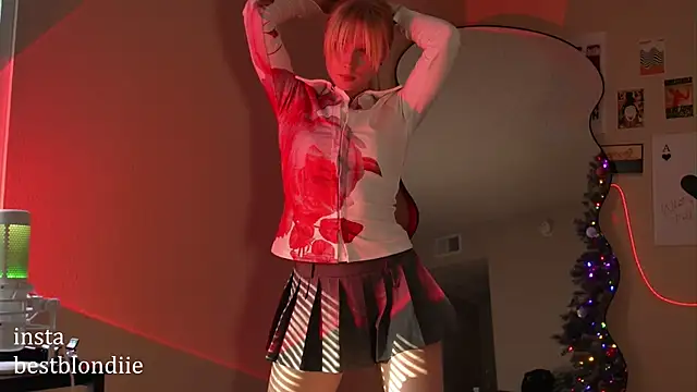 Snapshot of bestblonde chatting on 01/09/25, 11:24 bestblonde online show from 01/09/25, 11:24