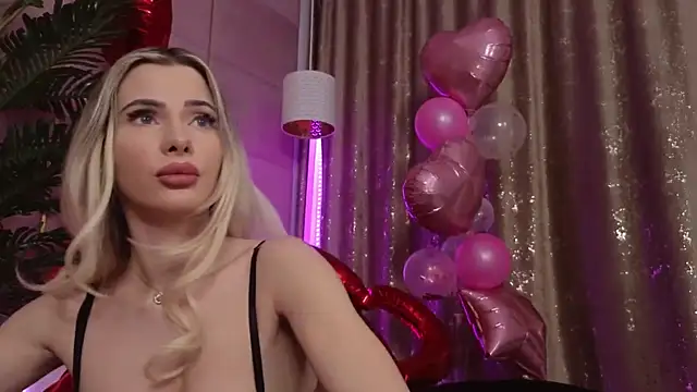 Elliblue online show from 03/11/25, 12:22