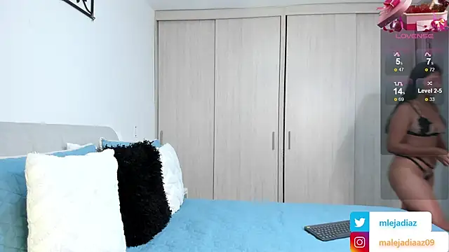 MalejaDiaz  online show from 02/13/25, 05:01